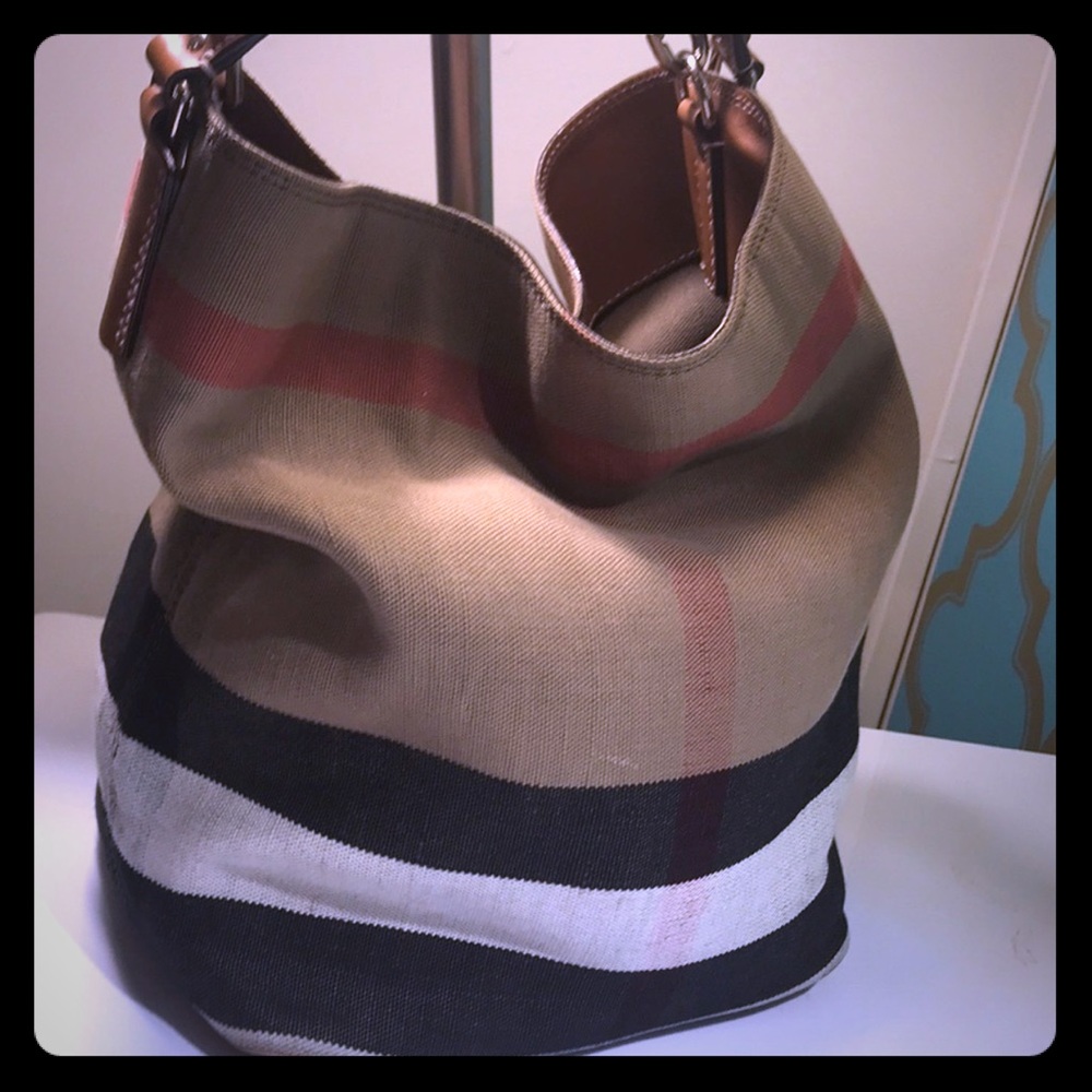 Burberry bucket loved and used